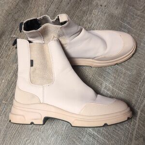 Sz 7 Zara Cream Coloured Booties